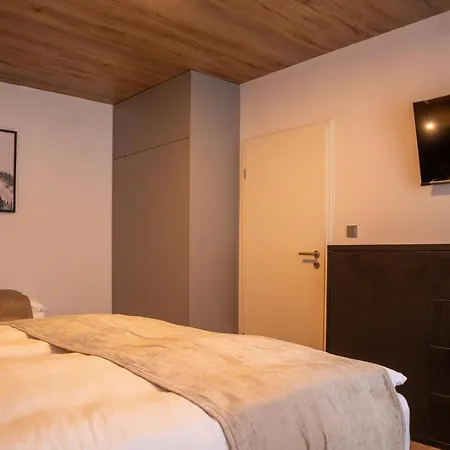 Hillside No. 18 Lägenhet Loučná pod Klínovcem